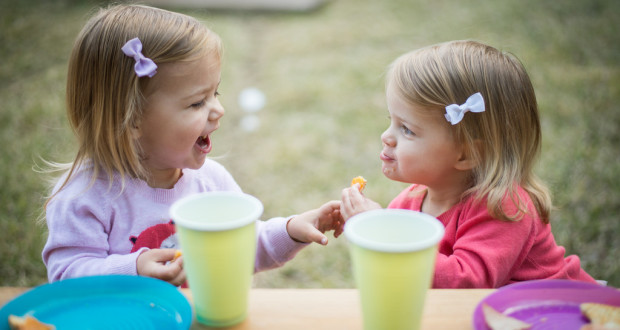 toddlers eating